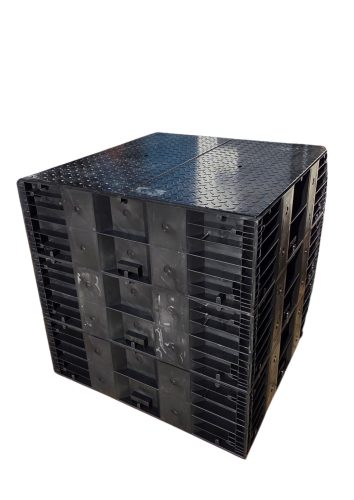 Lapra szerelt moduláris vízóra akna